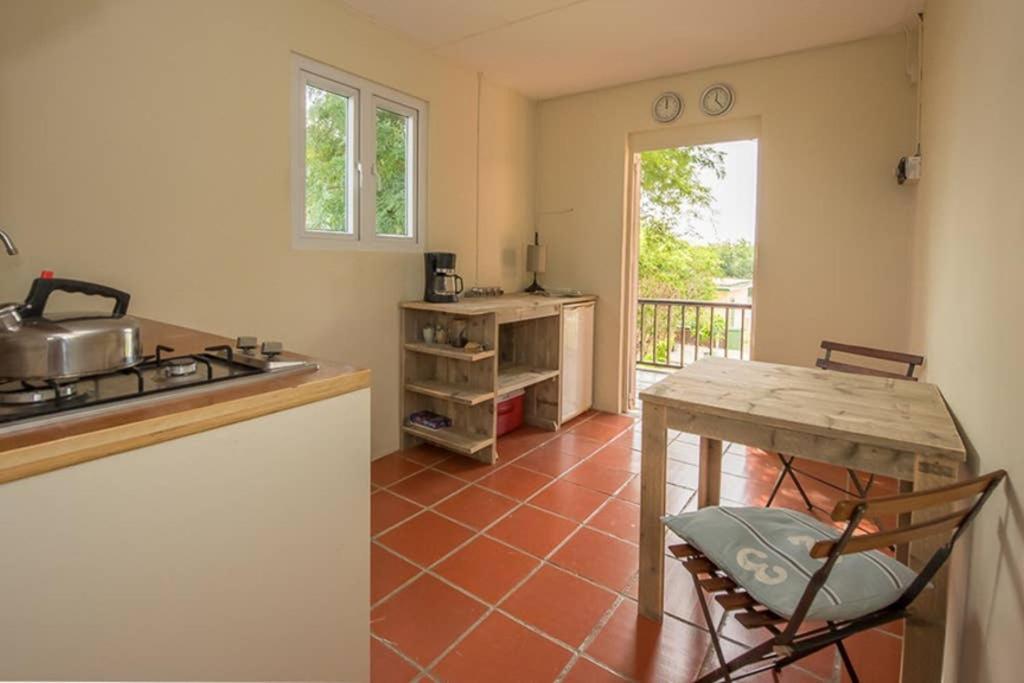 Smileys Apartment And Car Rental 빌렘스타트 외부 사진